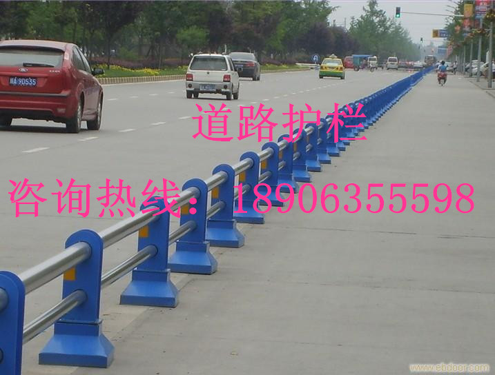 不銹鋼隔離護(hù)欄01、隔離護(hù)欄