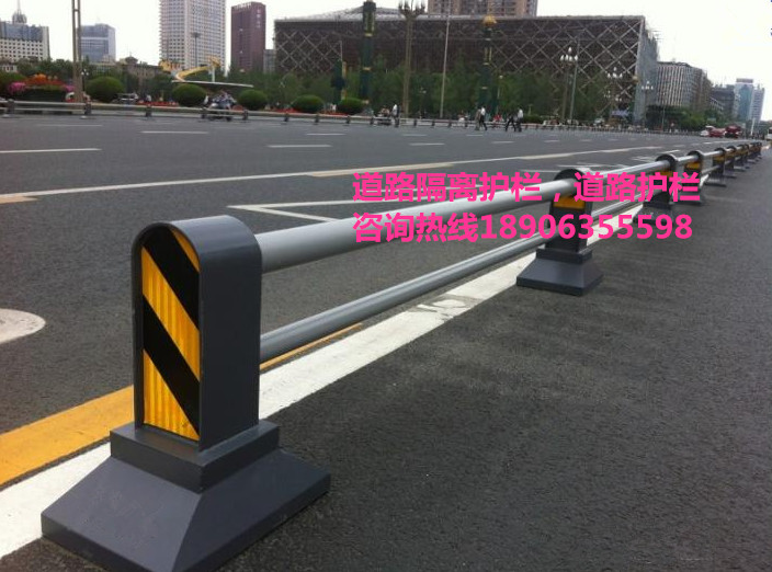 道路護(hù)欄，道路隔離柱，隔離墩
